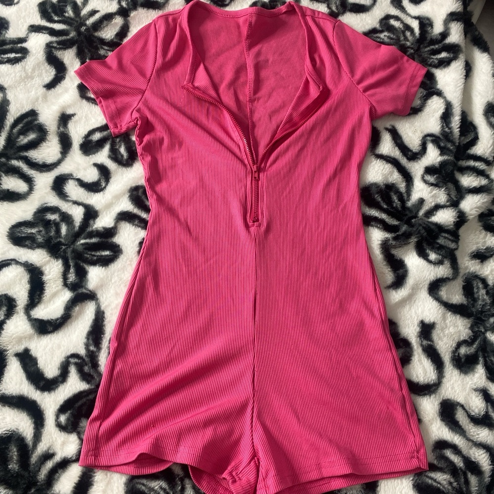 SHEIN Pink Short Sleeve Bodysuit